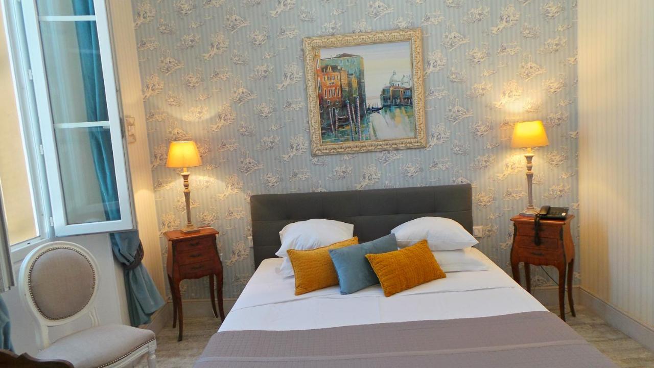 Hotel Relais Du Postillon Antibes Exterior photo