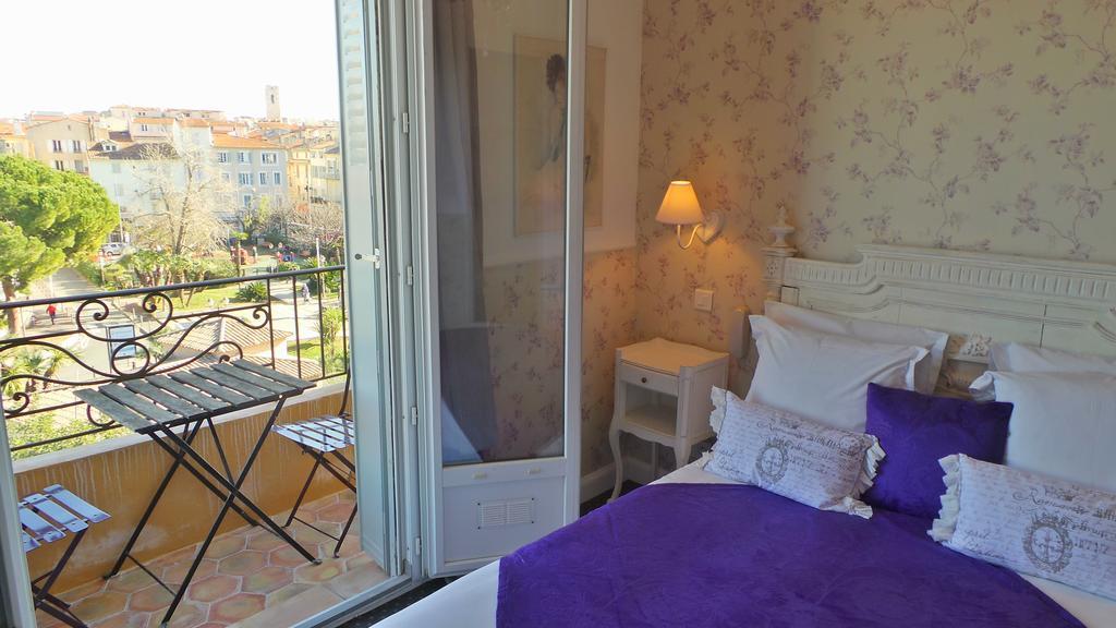 Hotel Relais Du Postillon Antibes Room photo